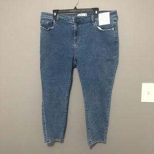 Abercrombie & Fitch Mid Rise Ankle Jeans